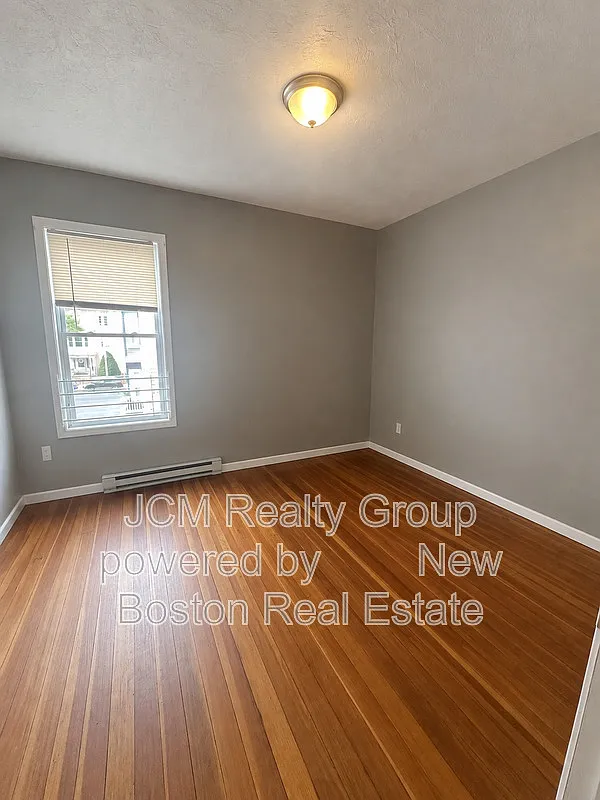 2 bed, 1.0 bath, 1000 sqft, $2,400 — Photo 4