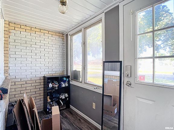 3rd image of 642 Green Park Ave