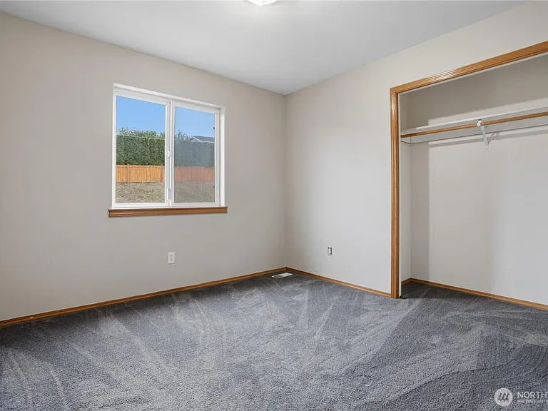 665 Tufts Ave E — Photo 14