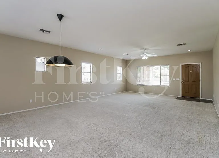 16074 W Banff Ln — Photo 3