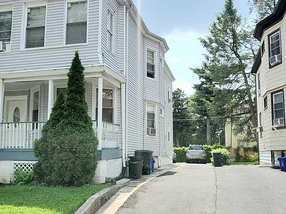 2nd image of 31 Hilton St