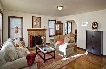 3rd image of 1038 Roosevelt Ave