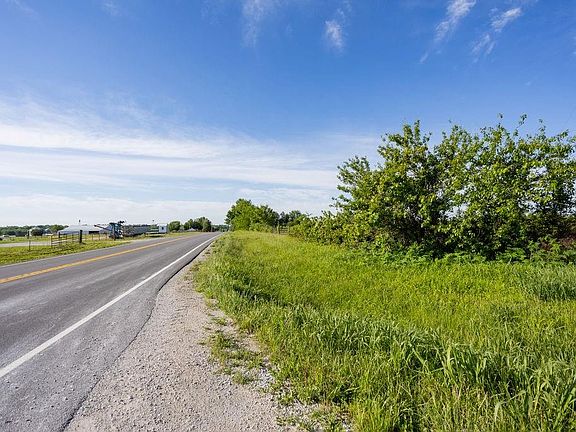 3rd image of 617 S Us Highway 160