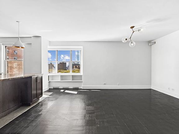 2nd image of 572 Grand St APT G1301
