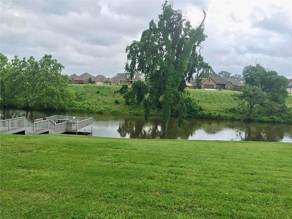 1st image of 1612 S Springlake Dr