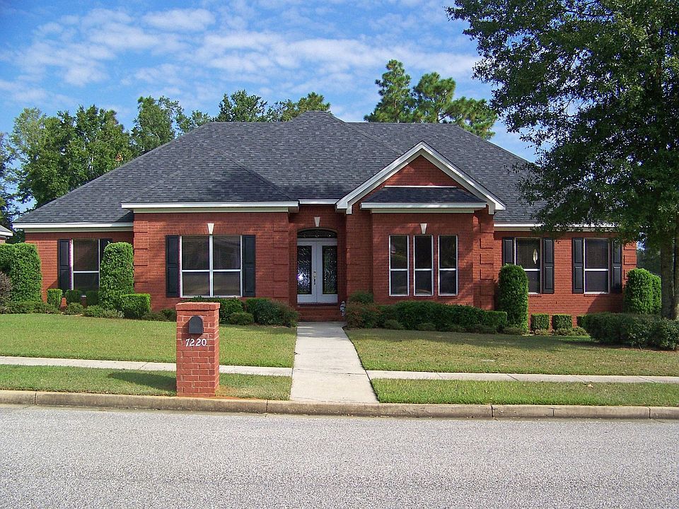 7220 Oakbriar Dr. N.