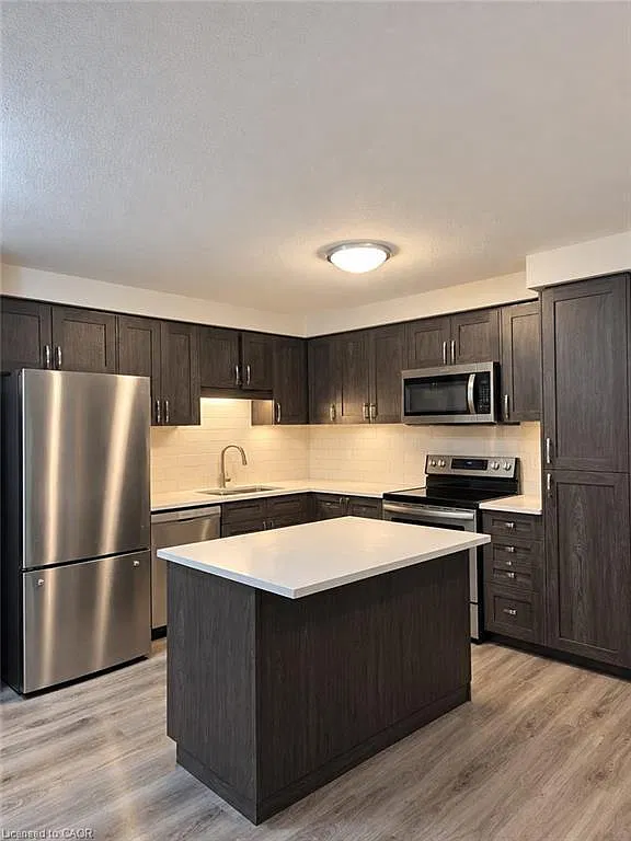 3 bed, 2.5 bath, 1379 sqft, $2,700 — Photo 2