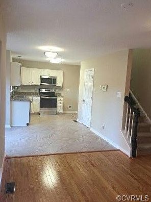 2nd image of 3308 Meadowmont Ln