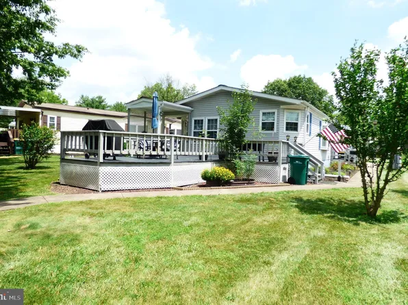 762 Aspen Cir, Red Hill, PA 18076