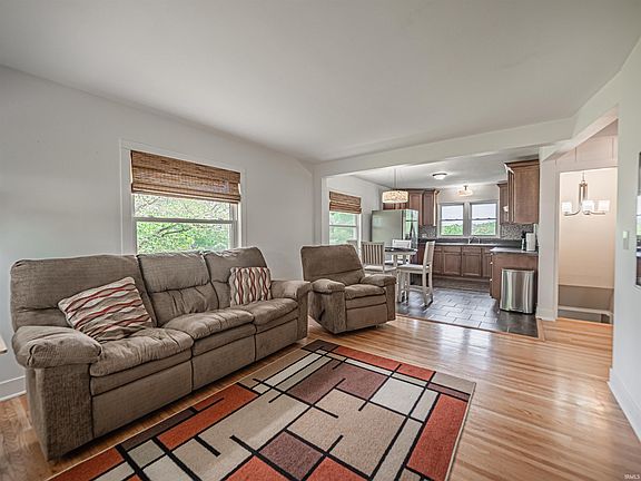 4th image of 5206 Bridgeview Dr