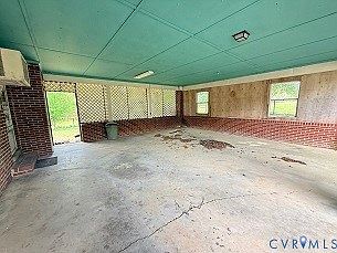2nd image of 19410 Oakwood Ln