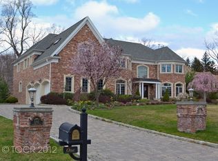 1 Sandstone Rdg, Upper Saddle River, NJ 07458