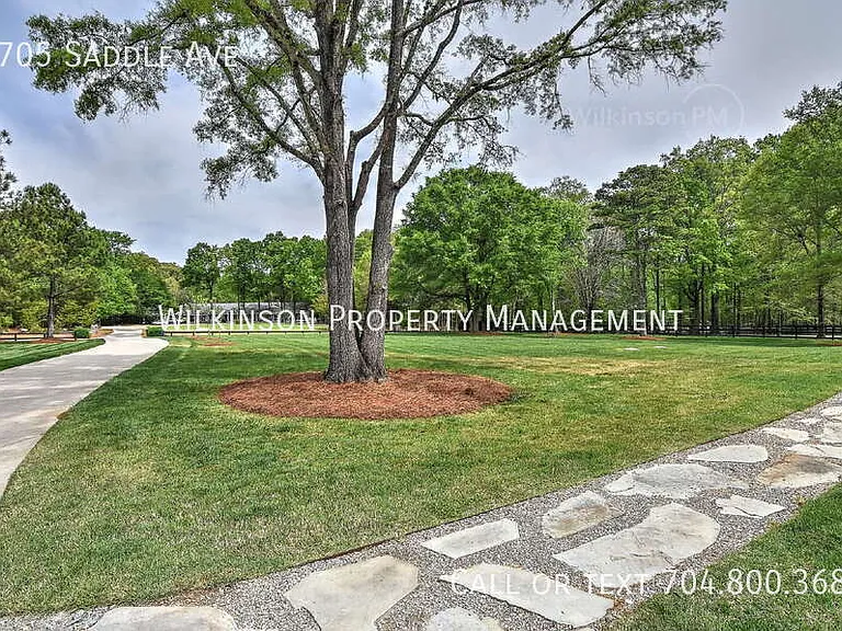 9705 Saddle Ave — Photo 5