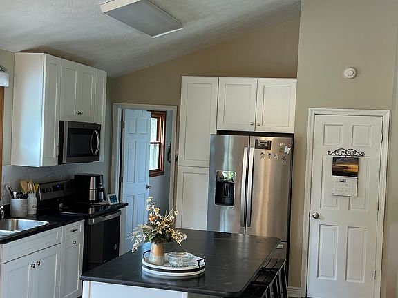 3rd image of 3352 W Meadowview Dr