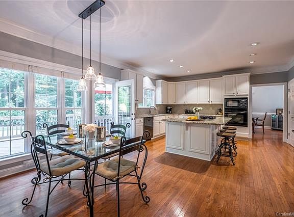 5th image of 9534 Devonshire Dr