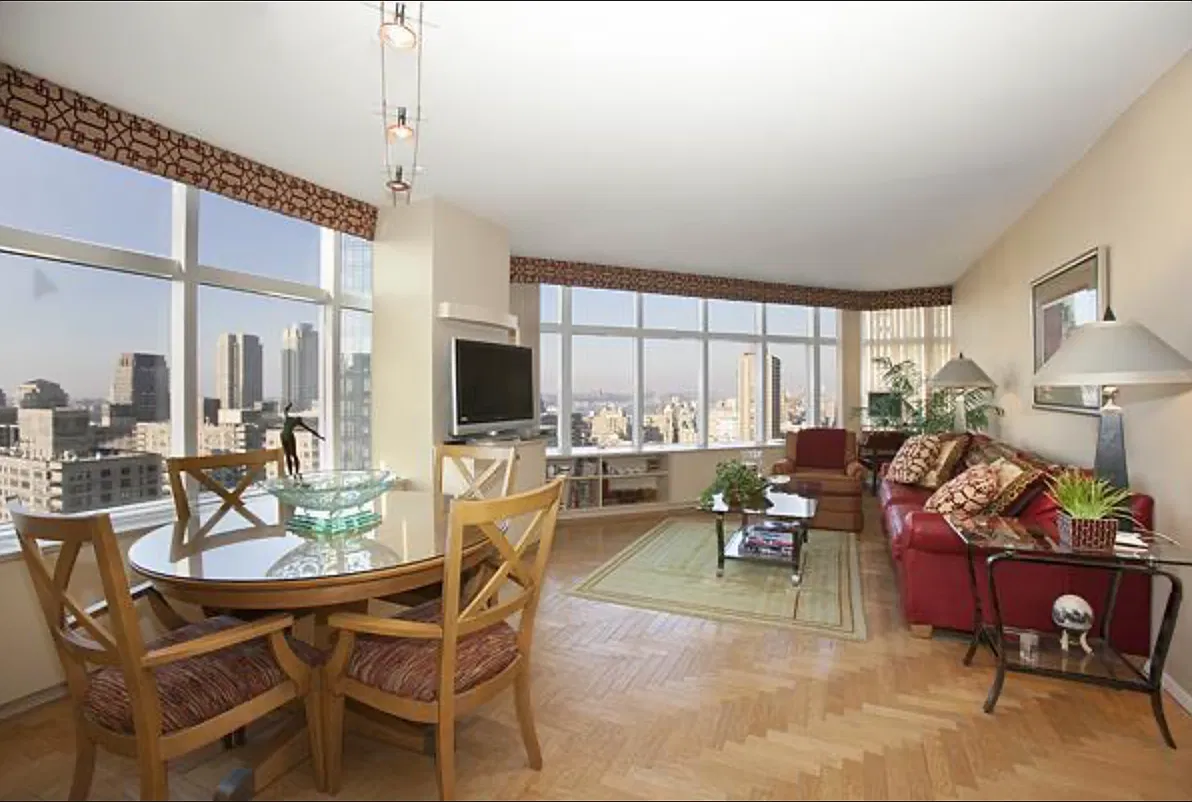 160 West 66th Street — Photo 2