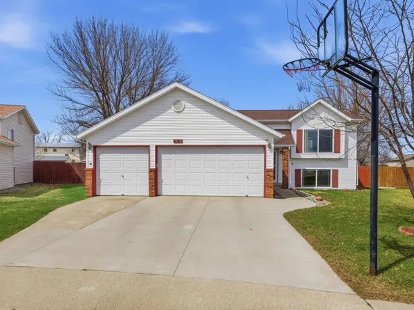 1434 Sheyenne Park Ct, West Fargo, ND 58078