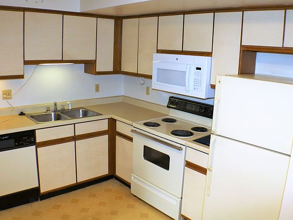 5th image of 450-472 Peterson St #464