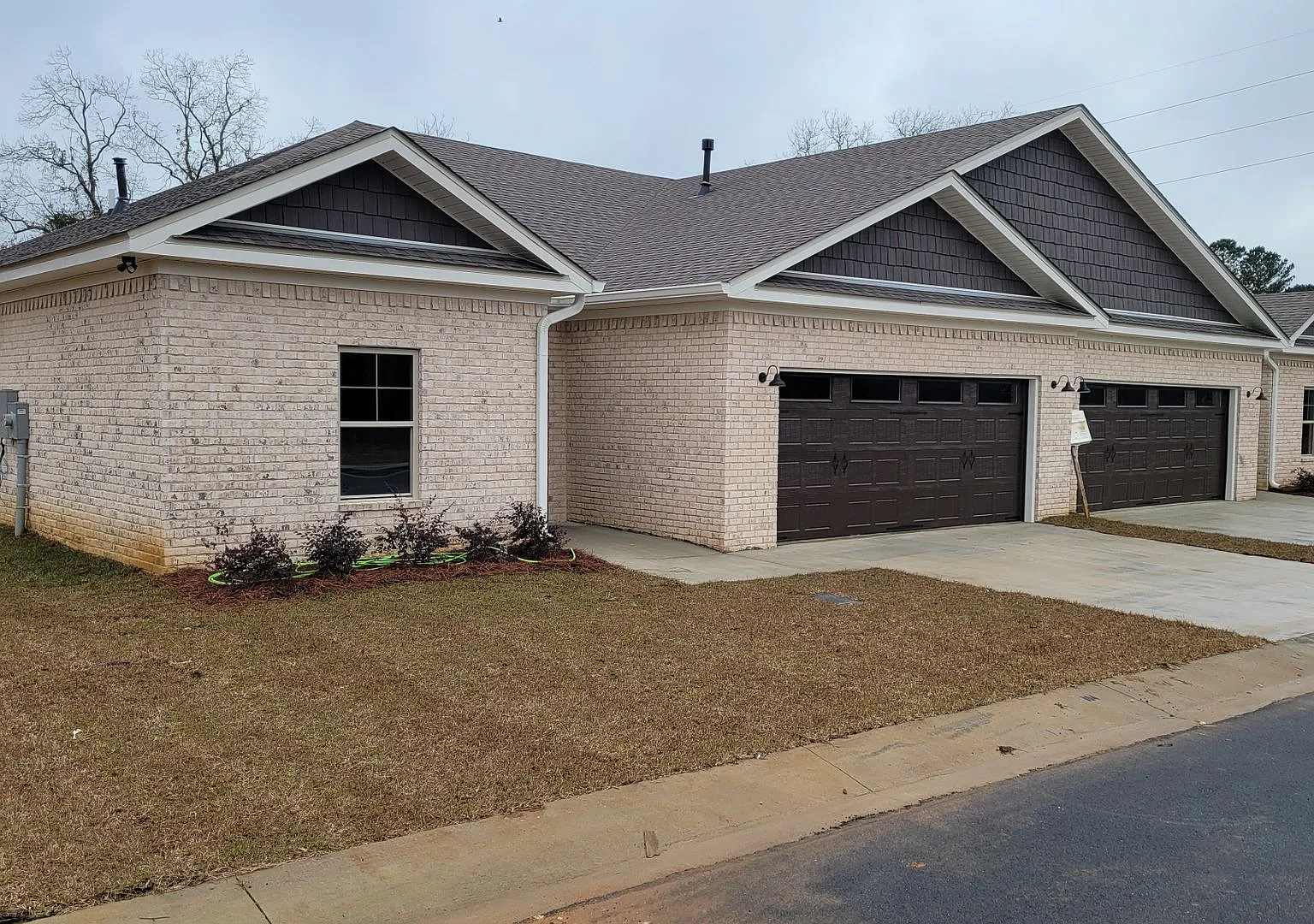 Fully Furnished 3BR/2BA Duplex in Avalon Subdivision! — Photo 2