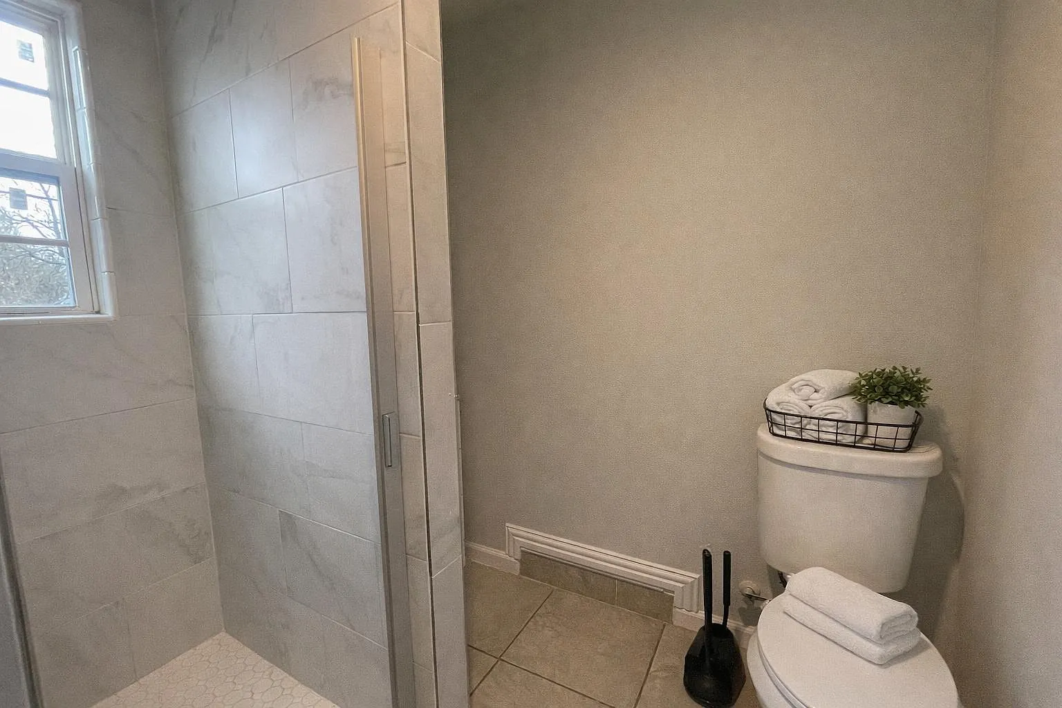4 bed, 5.0 bath, 2007 sqft, $776 — Photo 3