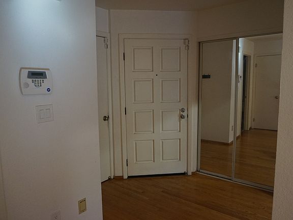 2nd image of 148 Albacore Ln