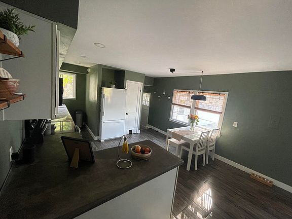 5th image of 15666 Lake Ave