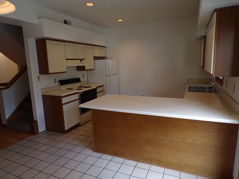 76 W Hubbard Ave — Photo 9
