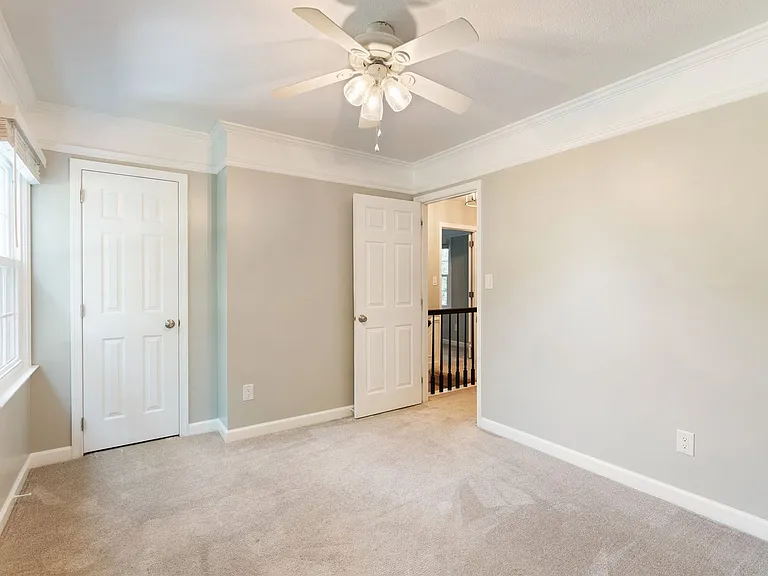 412 Peachtree Ln — Photo 18
