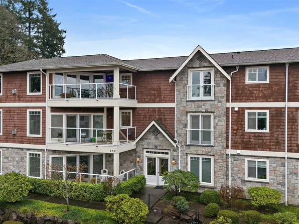 658 Glen Street #102, Edmonds, WA 98020