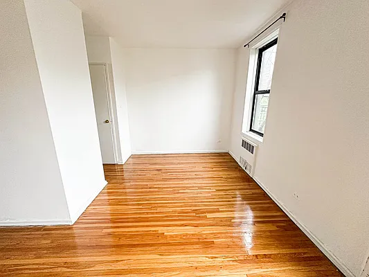 Rented by Showcase Realty | media 6