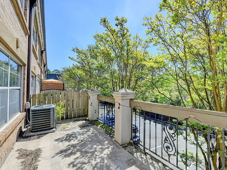 6980 Roswell Rd #C5 — Photo 13