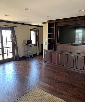 4th image of 127 Avenida Serra APT B
