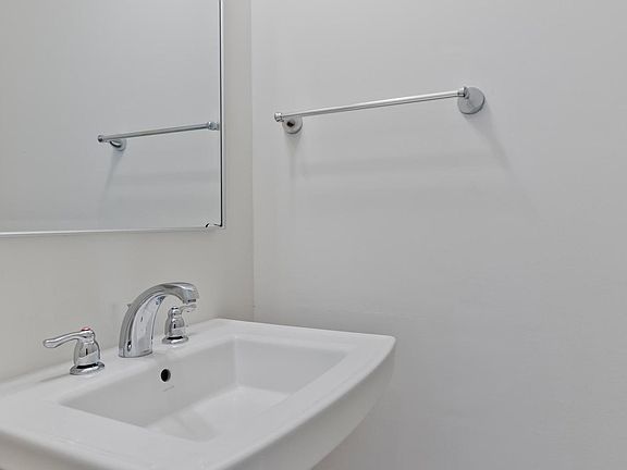 2nd image of 908 20th St #B