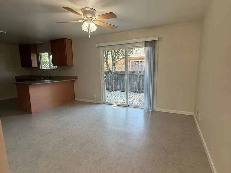 1244 Martha Way — Photo 9