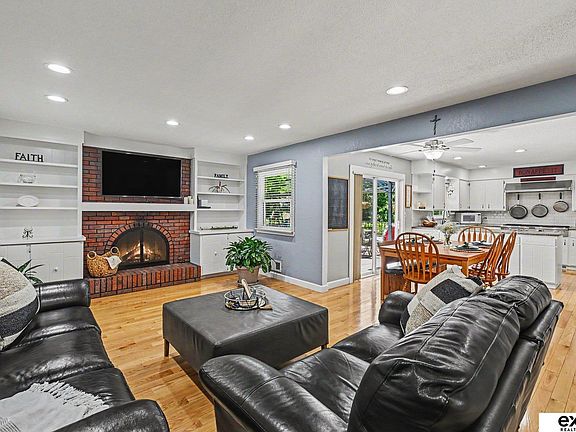 5th image of 12223 Cuming St