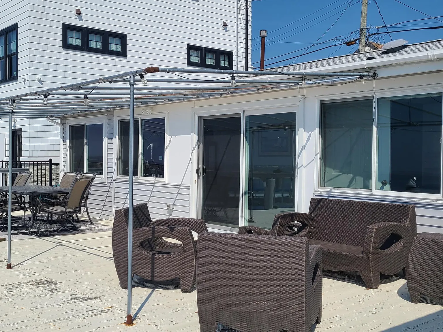 3 bed, 748 sqft, $2,350 — Photo 2