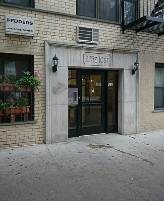 Rented by REAL New York | media 14