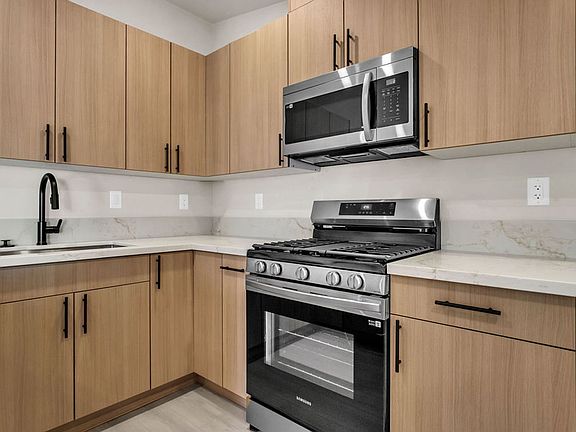 5th image of 1035 S 39th St #A