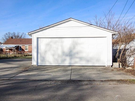 3rd image of 4224 Oakridge Dr