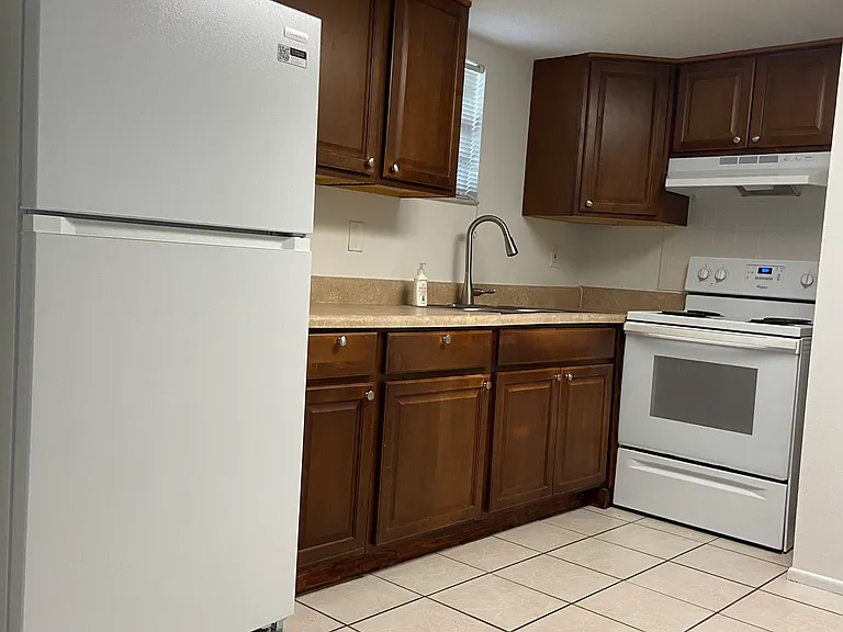 2342 Palmwood Dr — Photo 2