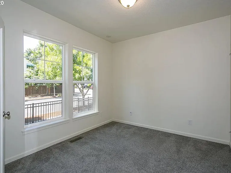 153 NE Porto Way — Photo 17