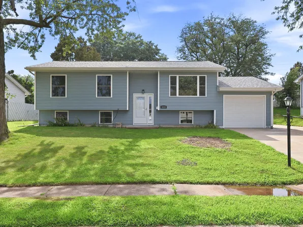 5010 N Harrison St, Davenport, IA 52806