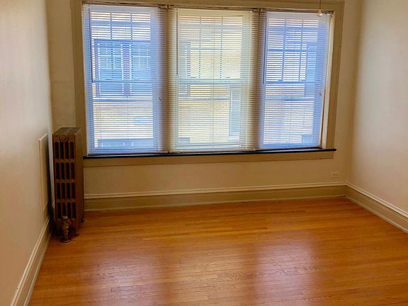 2nd image of 208 N Austin Blvd APT 3A
