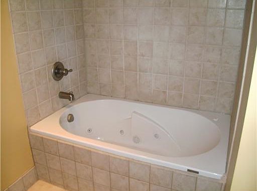 5th image of 613 Camellia Pointe Blvd