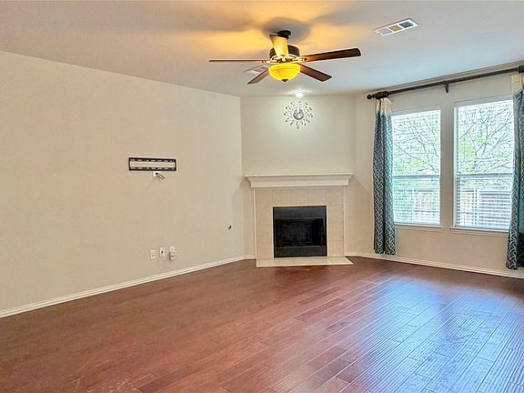 4th image of 2405 Reston Dr