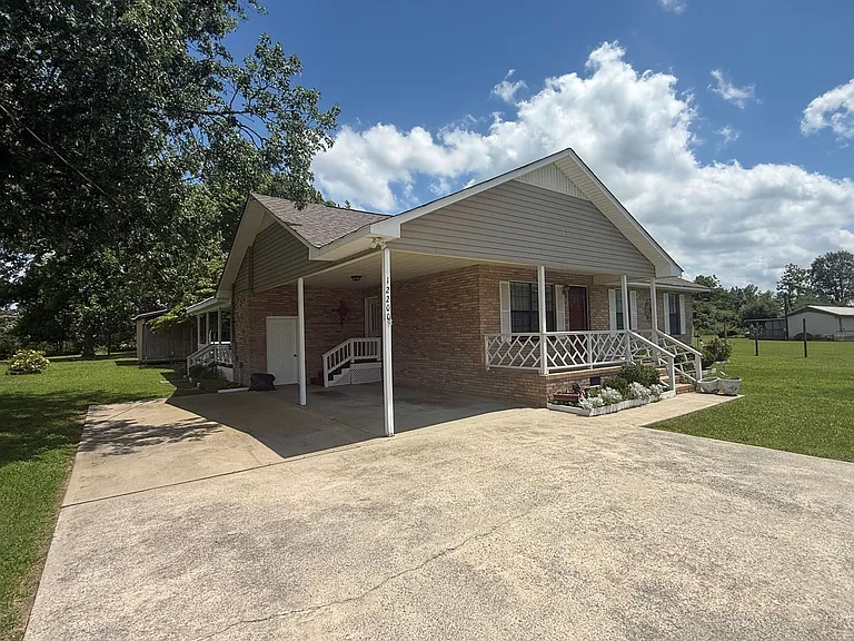 12200 Highway 40 — Photo 2