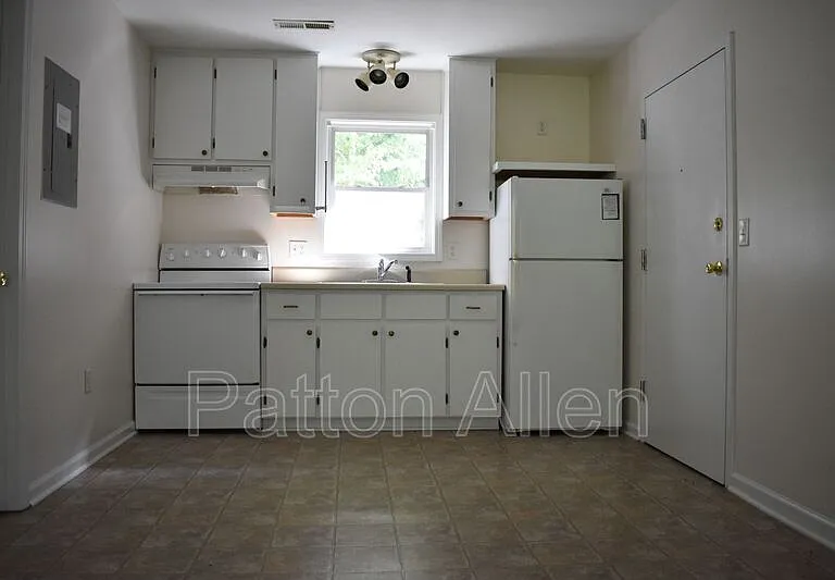 109 Citadel Dr #212 — Photo 9