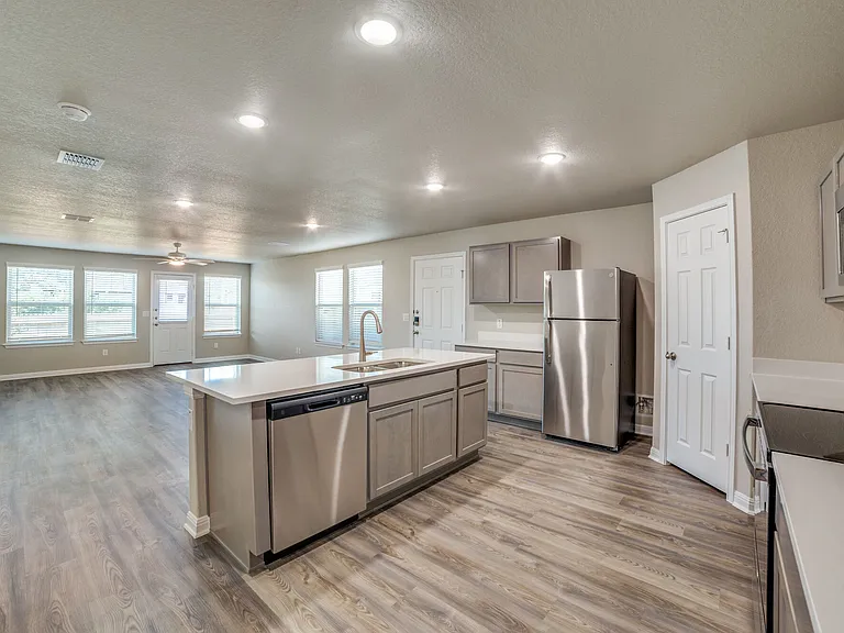 Villas at College Park — Photo 8