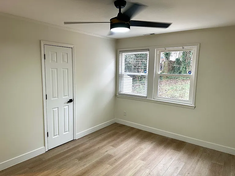 1450 Academy St — Photo 14