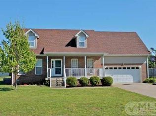 554 Bluff View Dr, Pegram, TN 37143